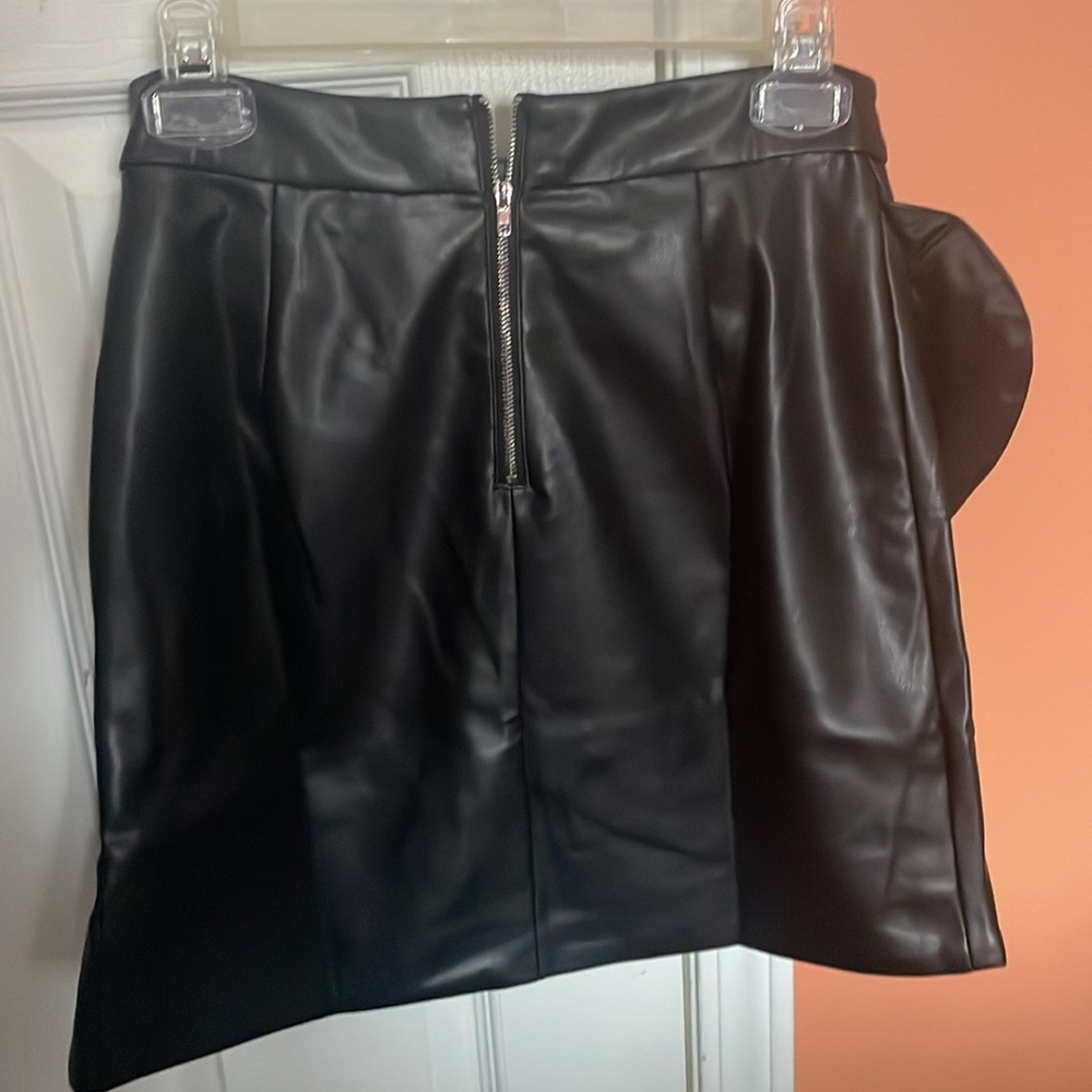 Leather Bluivy skirt, brand new